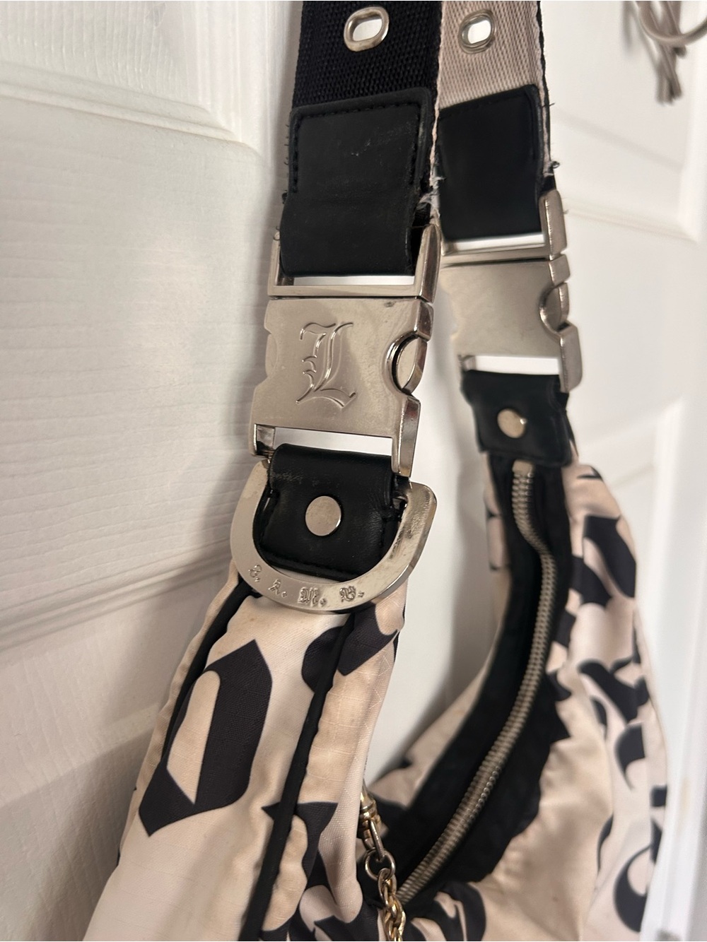 Lesportsac LAMB by Gwen Stefani Black & White Logo-Print Shoulder Bag - Picture 4 of 8